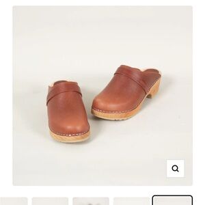 Swedish Hasbeens - Berkeley Copper Classic Brown Leather Clogs (size 37)